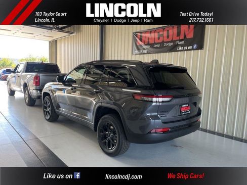 New 2025 Jeep Grand Cherokee Altitude image 4