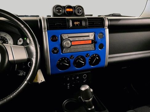 Used 2007 Toyota FJ Cruiser 4WD image 6