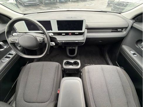 Used 2024 Hyundai Ioniq 5 SE image 4