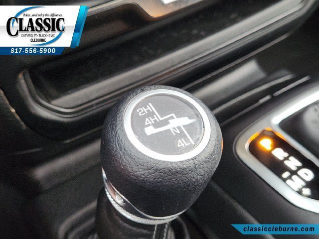 Used 2025 Jeep Wrangler Sport AWD/4WD image 25