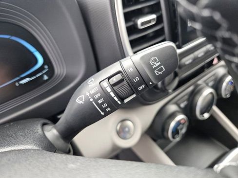 New 2025 Hyundai Venue SEL image 19