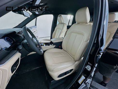 Used 2023 Jeep Grand Cherokee Limited AWD/4WD image 29