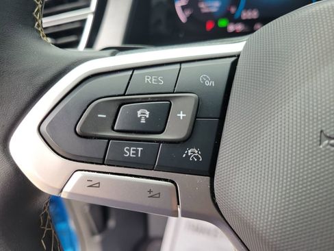 Used 2024 Volkswagen Atlas Cross Sport SE w/ Panoramic Sunroof Package image 25