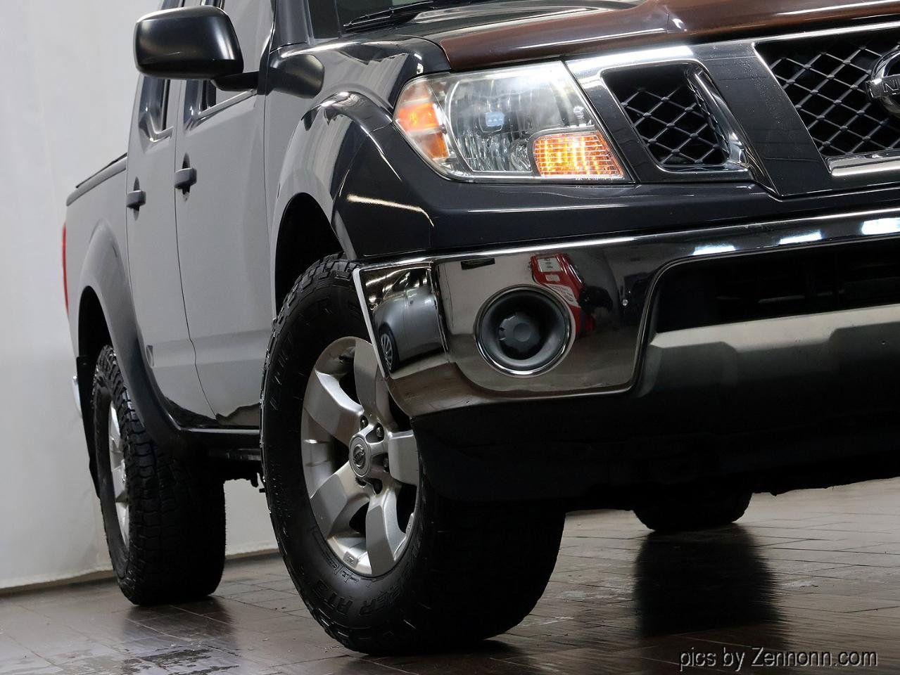 Used 2010 Nissan Frontier SE AWD/4WD image 4