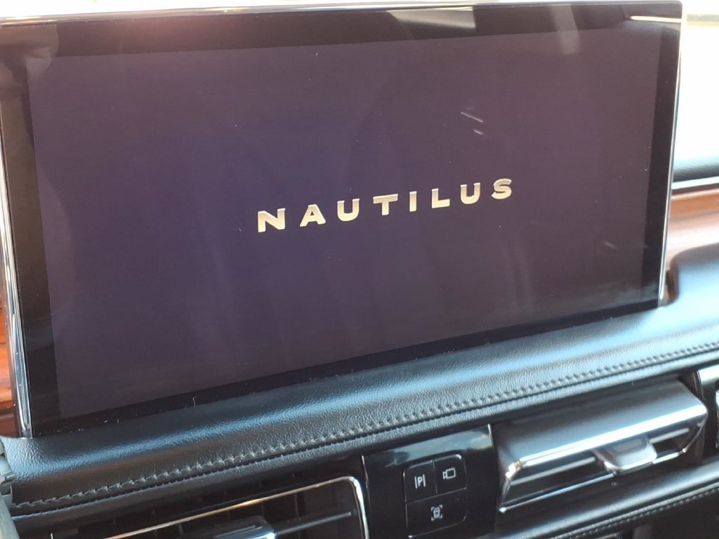 Used 2023 Lincoln Nautilus Reserve w/ Equipment Group 201A AWD/4WD image 25