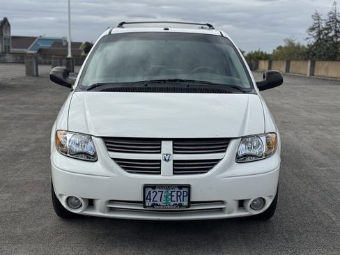 Used 2006 Dodge Grand Caravan SXT image 8