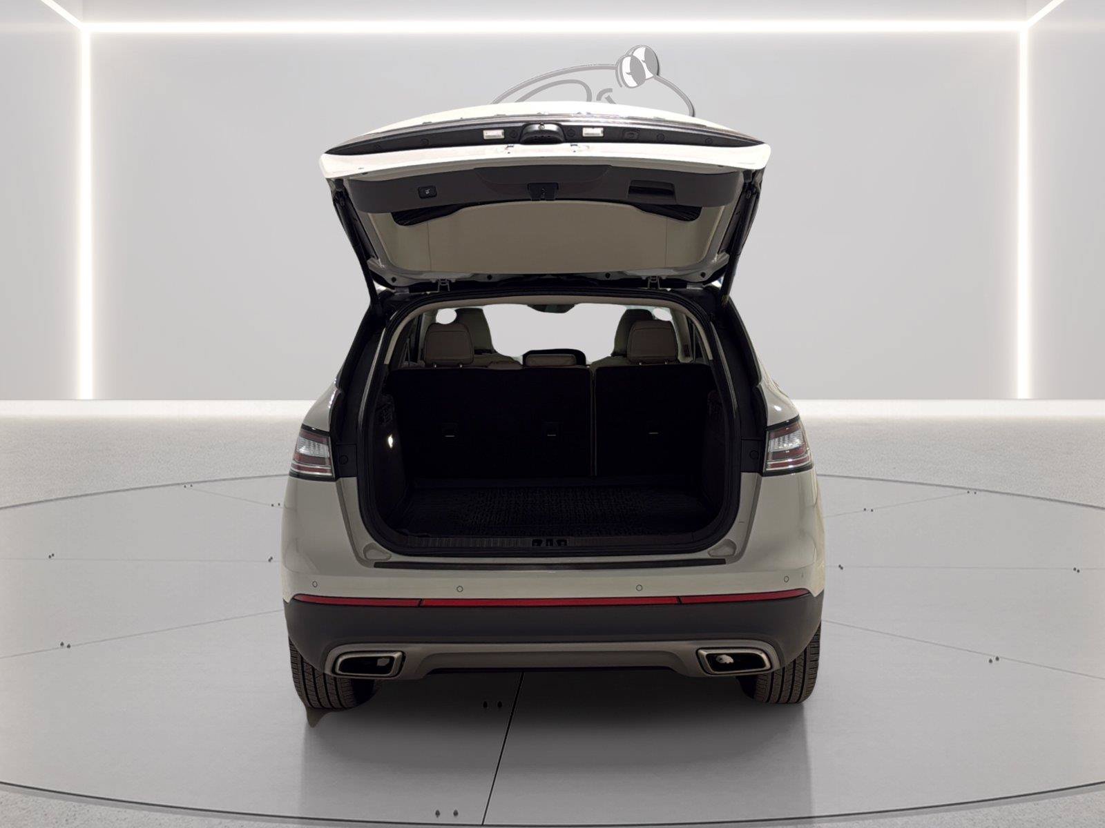 Used 2023 Lincoln Nautilus Reserve w/ Luxury Package AWD/4WD image 9