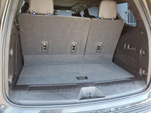 Used 2023 GMC Yukon SLT w/ SLT Luxury Package AWD/4WD image 23