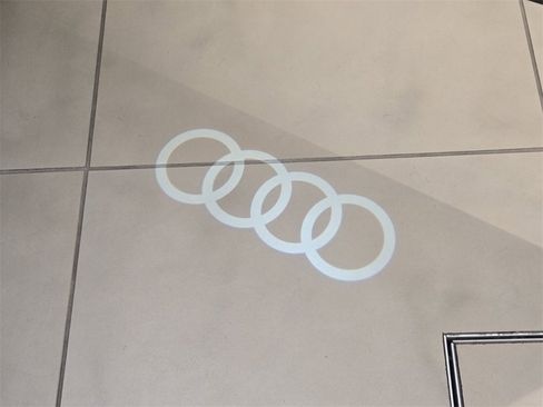 Used 2023 Audi Q8 Prestige image 30