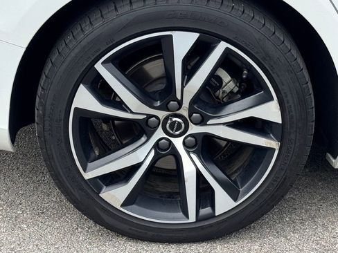 Used 2024 Volvo S60 B5 Plus AWD/4WD image 8