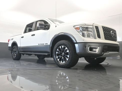 Used 2018 Nissan Titan PRO-4X w/ Pro-4x Convenience Package image 70
