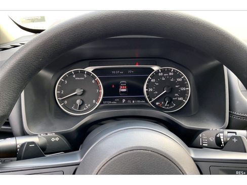 Used 2024 Nissan Rogue S AWD/4WD image 18