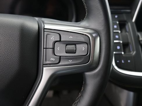 Used 2023 Chevrolet Suburban Premier AWD/4WD image 16