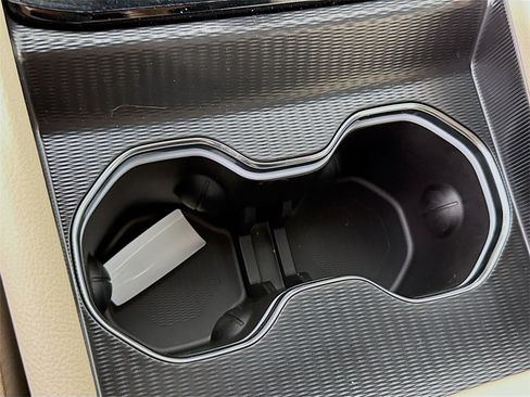 New 2025 Jeep Grand Cherokee Limited w/ Luxury Tech Group II image 16