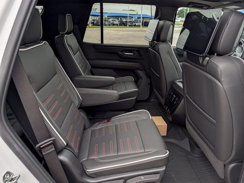New 2026 GMC Yukon AT4 Ultimate w/ LPO, Floor Liner Package AWD/4WD image 32