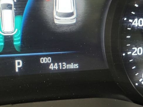 Used 2025 Toyota Sienna XLE w/ XLE Plus Package FWD image 28