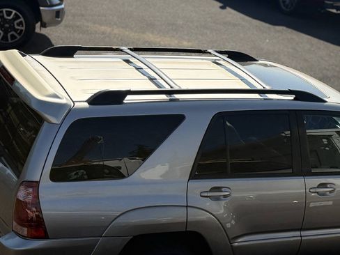 Used 2005 Toyota 4Runner Limited AWD/4WD image 32