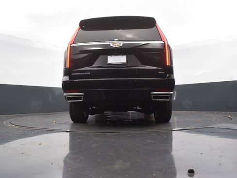 Used 2021 Cadillac Escalade Premium Luxury image 57