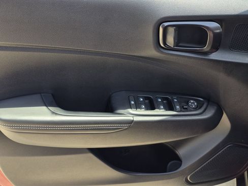 Certified 2024 Hyundai Venue Limited FWD image 16