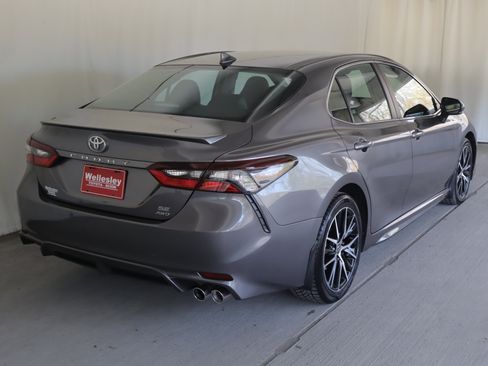 Used 2023 Toyota Camry SE w/ Cold Weather Package AWD/4WD image 6