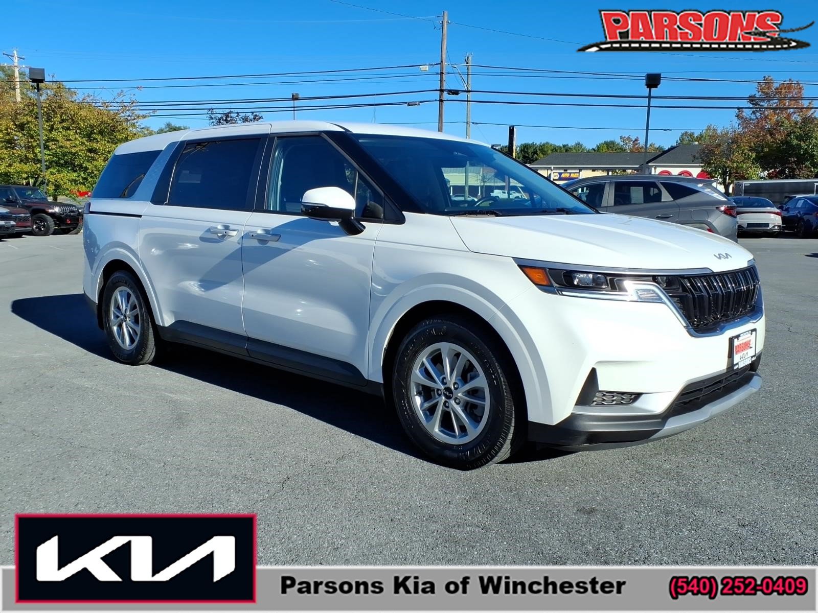 Certified 2024 Kia Carnival LX FWD image 1