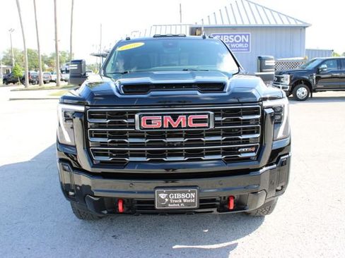 Used 2025 GMC Sierra 2500 AT4 w/ AT4 Premium Plus Package AWD/4WD image 2
