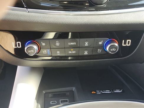 Used 2023 Buick Enclave Avenir w/ Avenir Technology Package FWD image 28