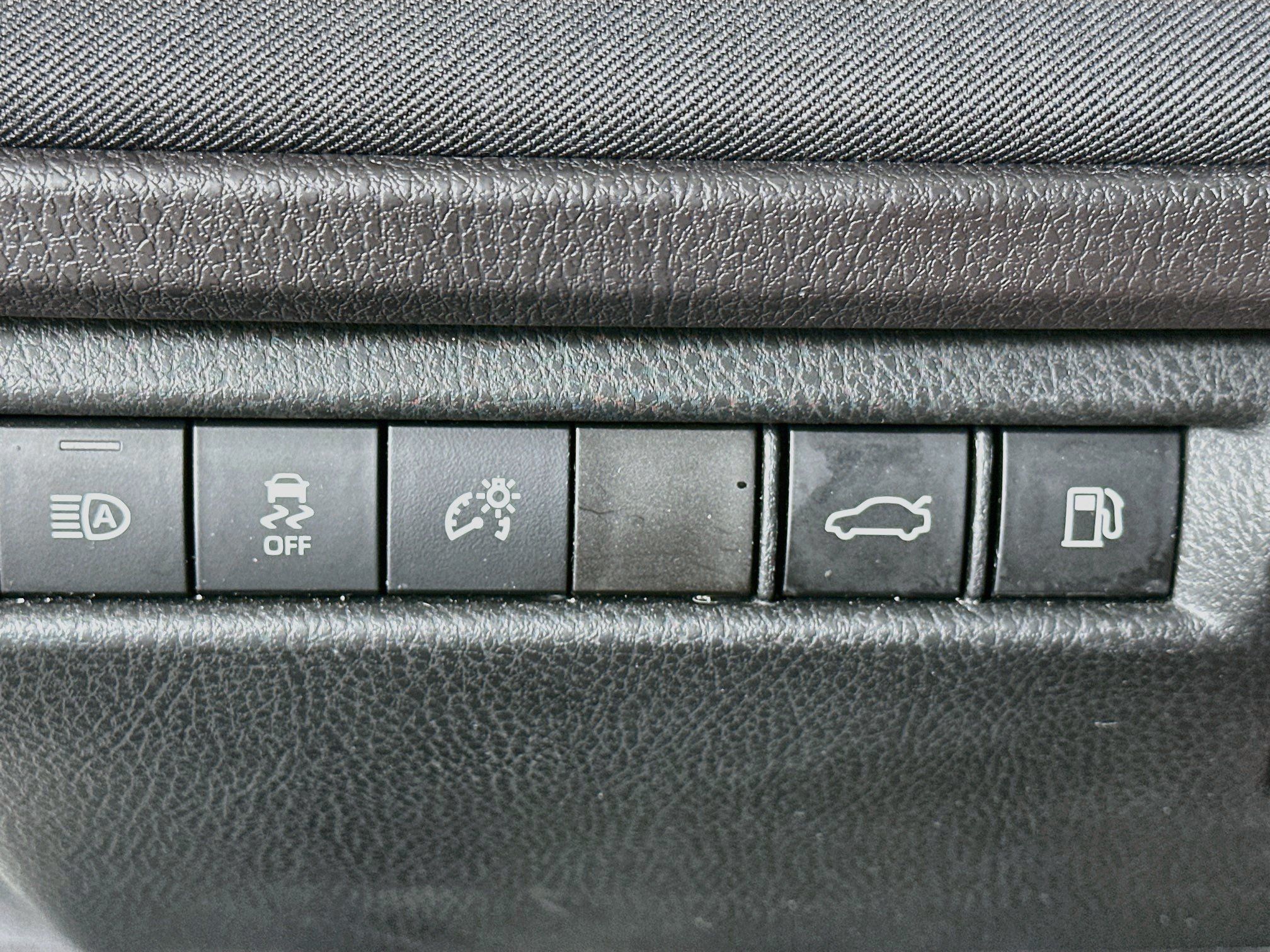 Used 2025 Toyota Camry LE FWD image 17