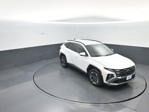 Used 2025 Hyundai Tucson SEL FWD image 23