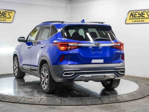 Used 2021 Kia Seltos SX w/ SX Sunroof Package AWD/4WD image 2