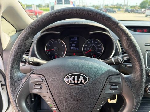 Used 2016 Kia Forte LX FWD image 14