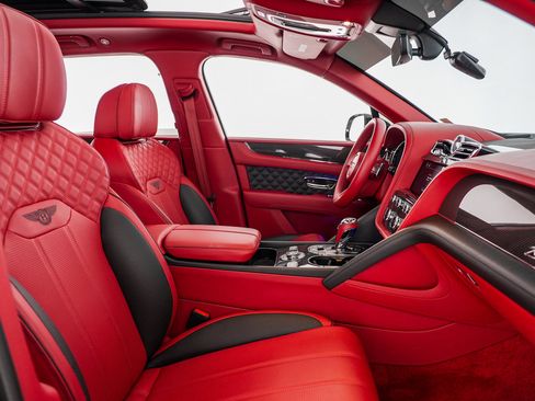 Used 2022 Bentley Bentayga AWD/4WD image 30