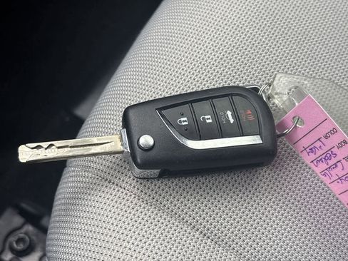 Used 2020 Toyota Corolla LE image 37