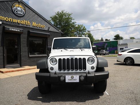 Used 2018 Jeep Wrangler Unlimited Sport S AWD/4WD image 2