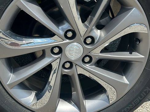 Used 2020 Buick Encore GX Essence w/ Experience Buick Package FWD image 32