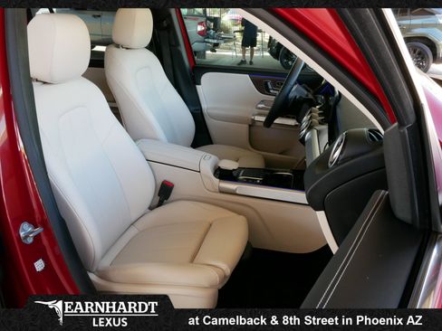 Used 2023 Mercedes-Benz GLB 250 4MATIC image 8
