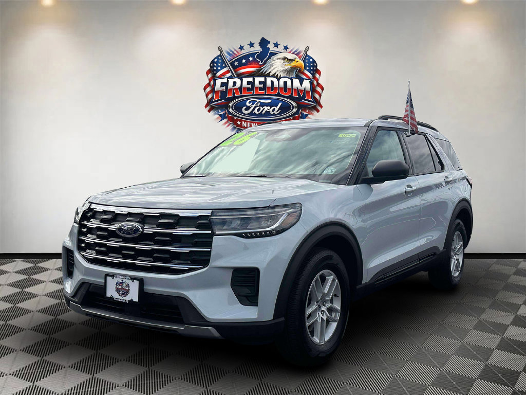 Used 2026 Ford Explorer Active AWD/4WD image 2