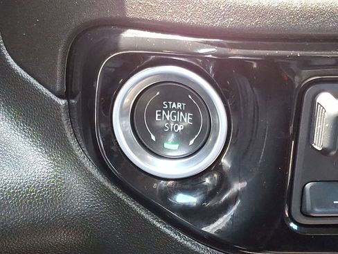 Used 2025 Chevrolet Silverado 1500 LT AWD/4WD image 23