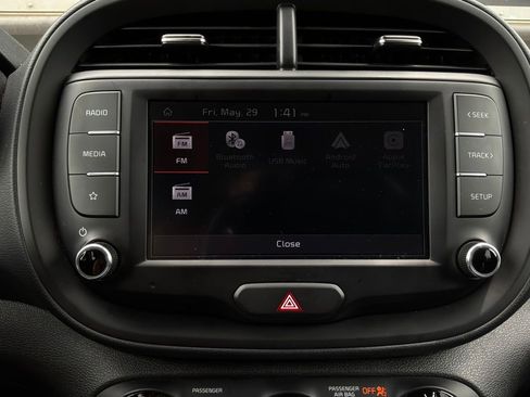 Used 2025 Kia Soul LX w/ LX Technology Package FWD image 27