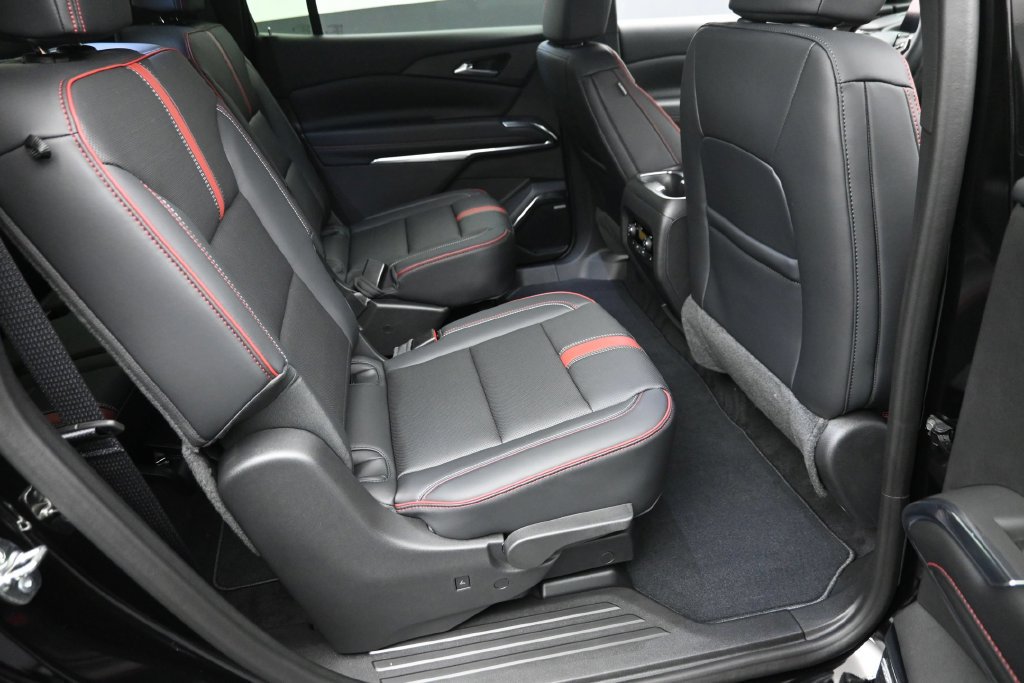 New 2027 Chevrolet Traverse RS AWD/4WD image 10