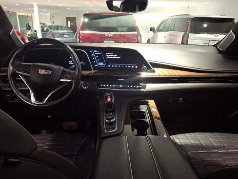 Used 2023 Cadillac Escalade Sport Platinum AWD/4WD image 18