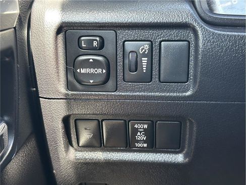 Used 2017 Toyota 4Runner SR5 Premium AWD/4WD image 28