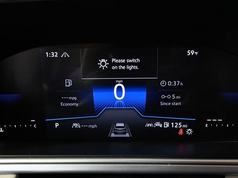 Used 2025 Volkswagen Taos SE AWD/4WD image 25