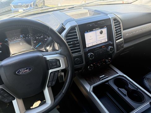 Used 2017 Ford F250 Lariat w/ Chrome Package image 15