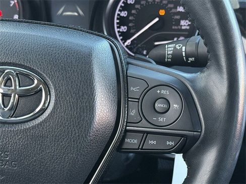 Used 2023 Toyota Camry SE image 13