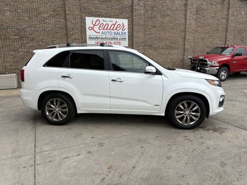 Used 2011 Kia Sorento SX image 3
