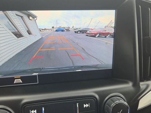 Used 2022 GMC Terrain SLT AWD/4WD image 18