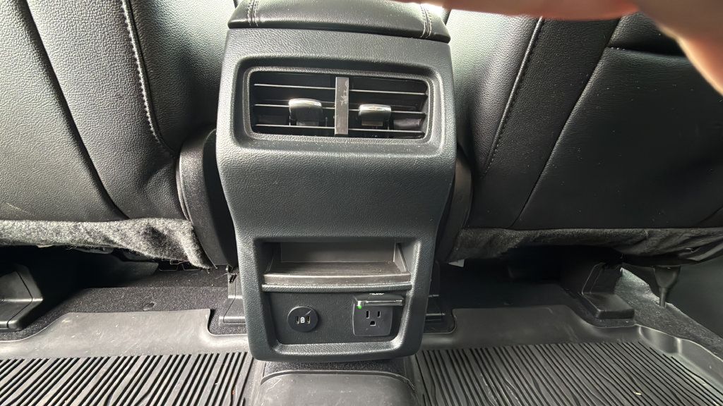 Certified 2024 Ford Edge Titanium AWD/4WD image 25