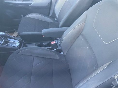 Used 2020 Nissan Kicks S image 10