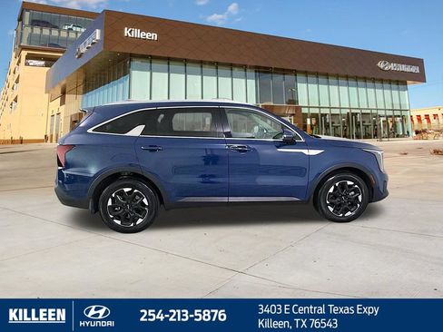 Used 2025 Kia Sorento S w/ Panoramic Sunroof Package FWD image 9